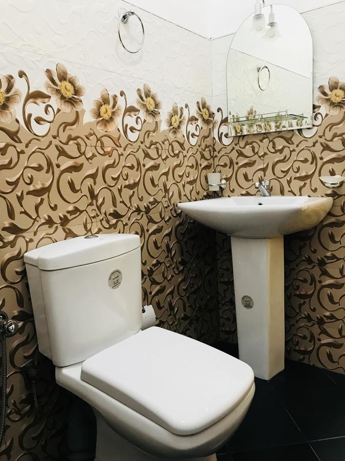Treasure House Tourist Rest 호텔 아누라다푸라 외부 사진