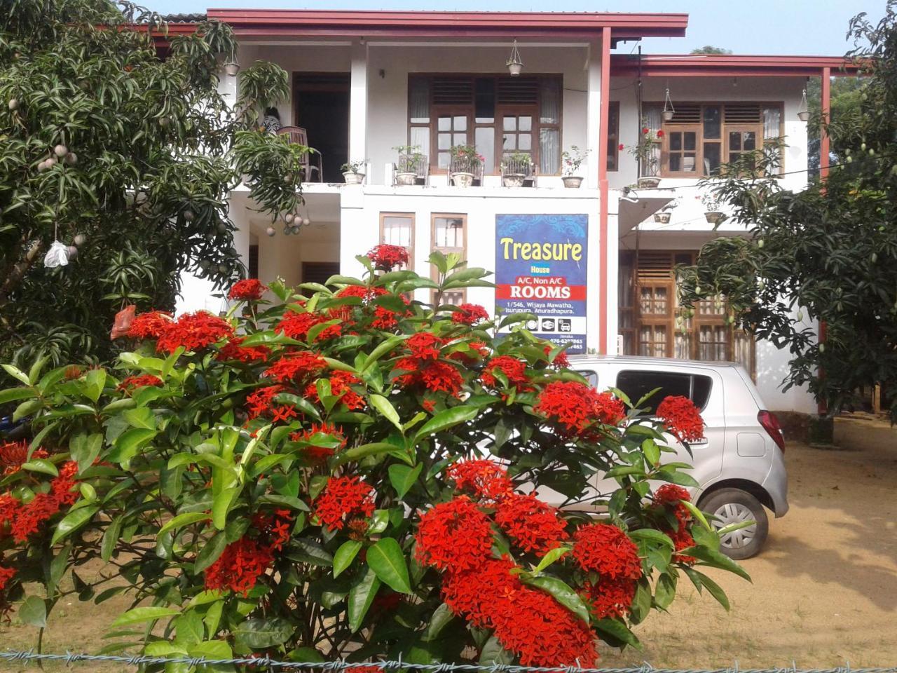 Treasure House Tourist Rest 호텔 아누라다푸라 외부 사진